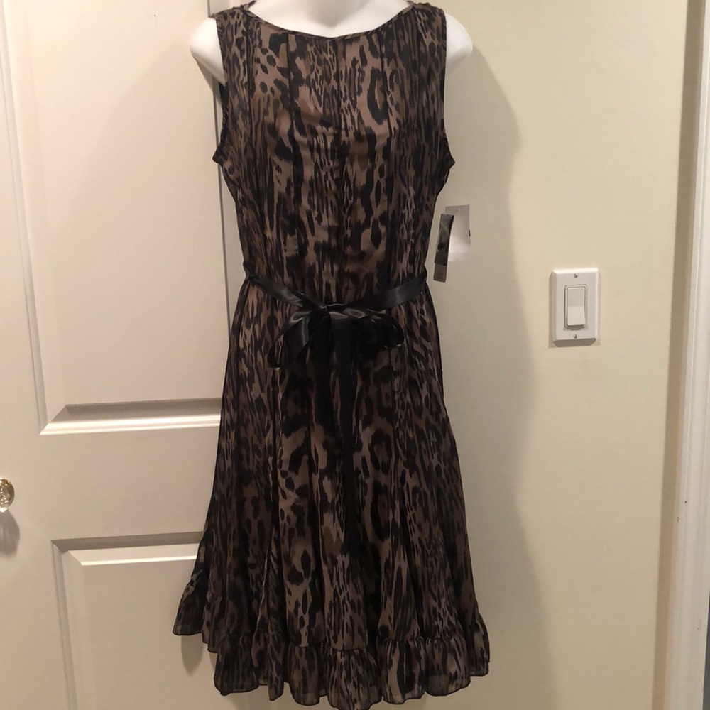 NWT Sandra Darren animal print sz 10 with detachable black satin bow